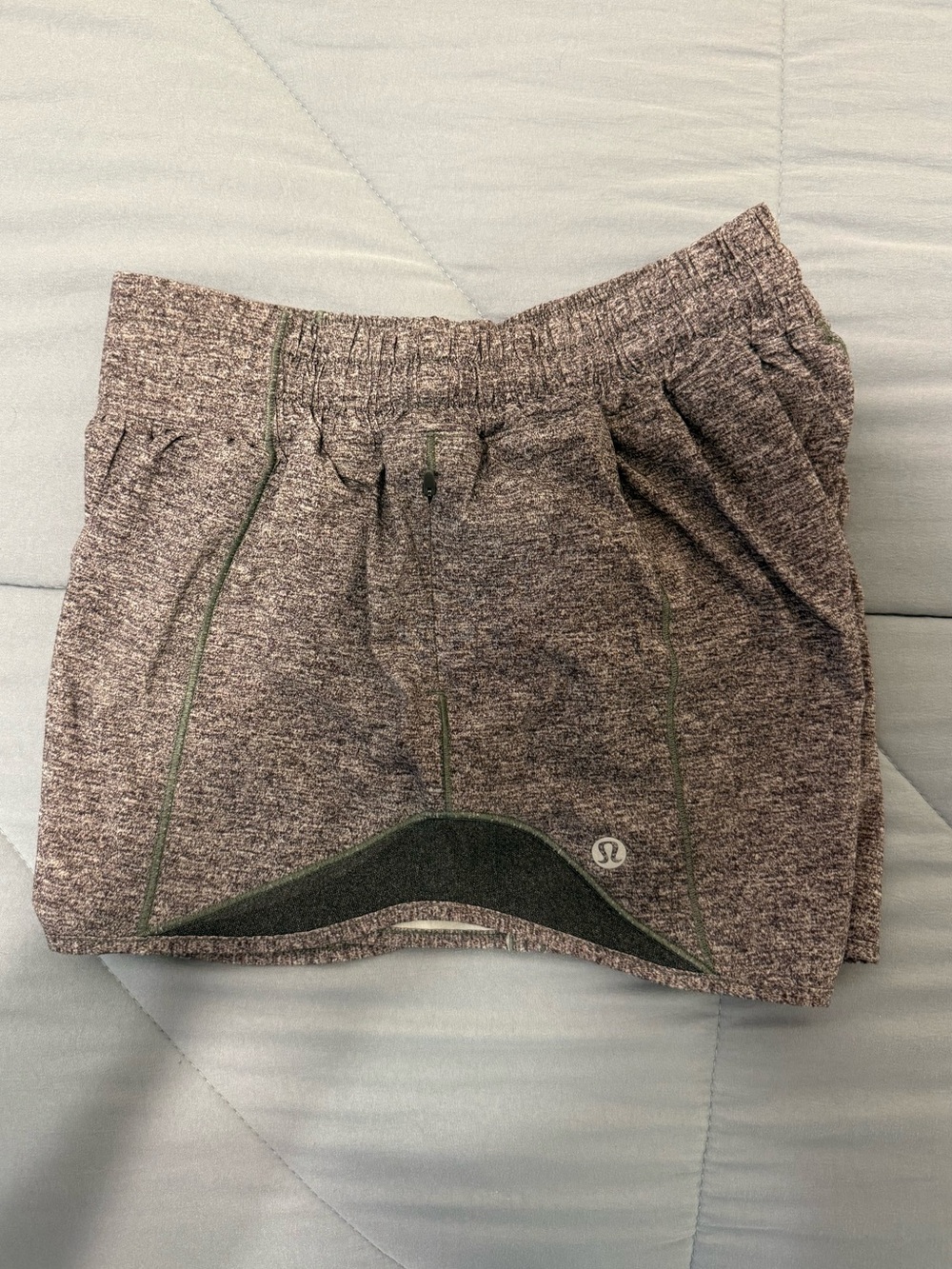 Lululemon hotty hot shorts weathered grey size 4